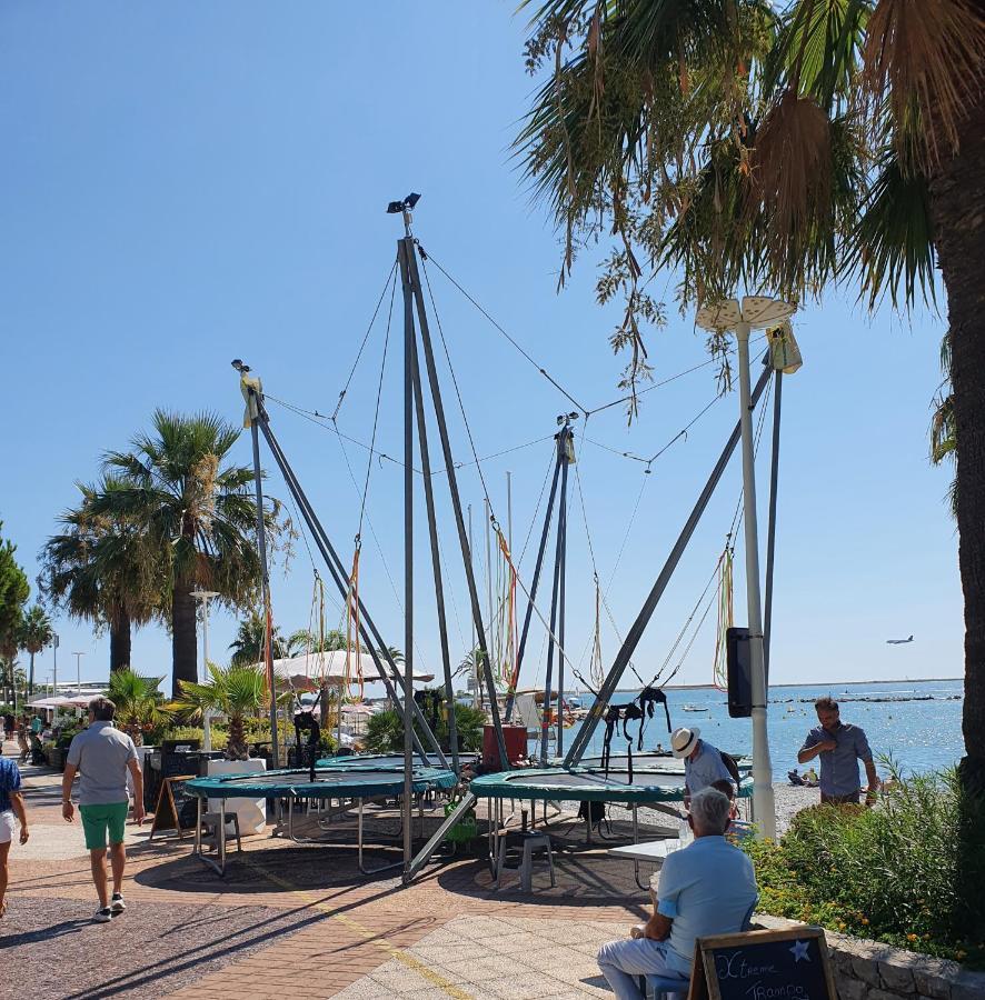 سا لُرون دو فار Superbe Appartement Plage Saint-Laurent Du Var المظهر الخارجي الصورة
